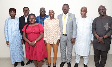 LE MEDIATEUR DE L'ASSURANCE RECOIT UNE DELEGATION DU CNEF/BEAC